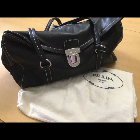 PRADA Black Leather Push-Lock Shoulder Bag BR2613 - Picture 1 of 8